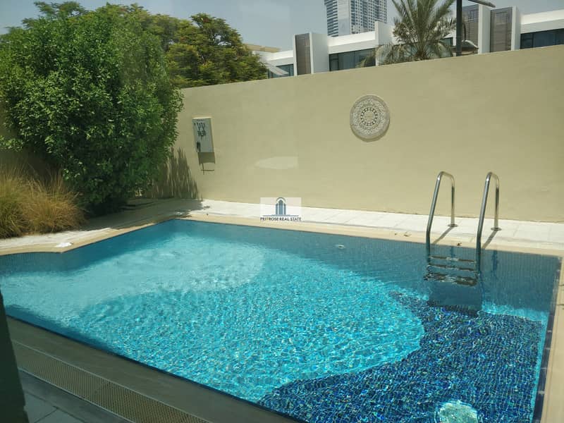 PVT Pool | Amazing Location | Gym | Spacious 4 bed |