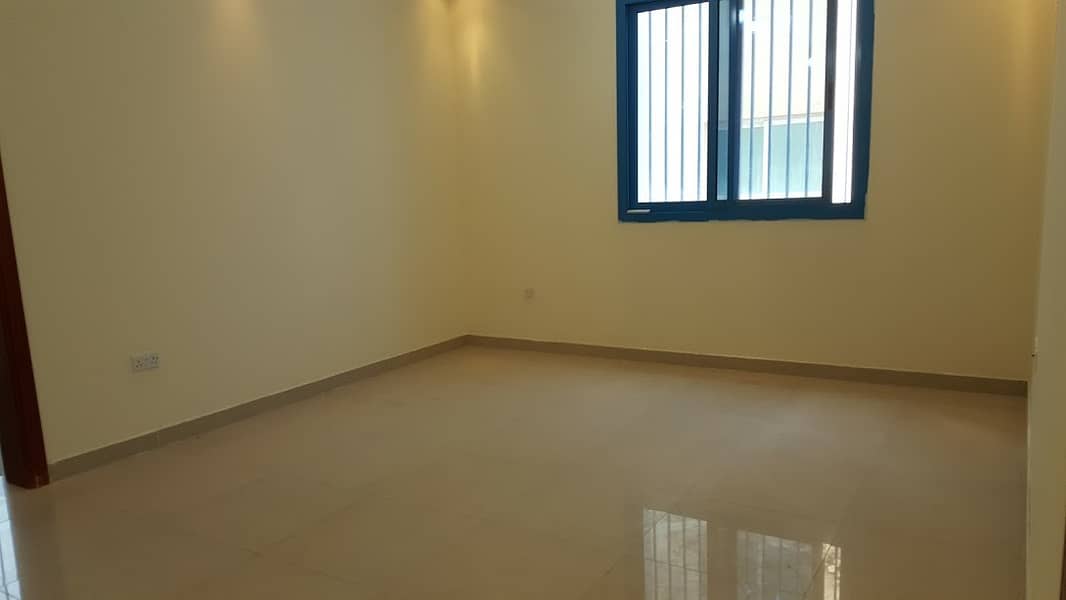 Nice Separate Entrance Molhal 3 Bedroom hall, maids room ideal for Western, SouthAfrican or Posh Arbs / Asian in Al falah city