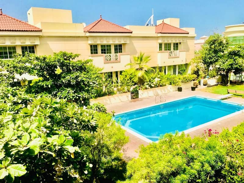 Very nice 4 bedroom villa with shared pool and pvt garden in Umm Suqeim 2 Very nice 4 bedroom villa with shared pool and pvt garden in Umm Suqeim 2