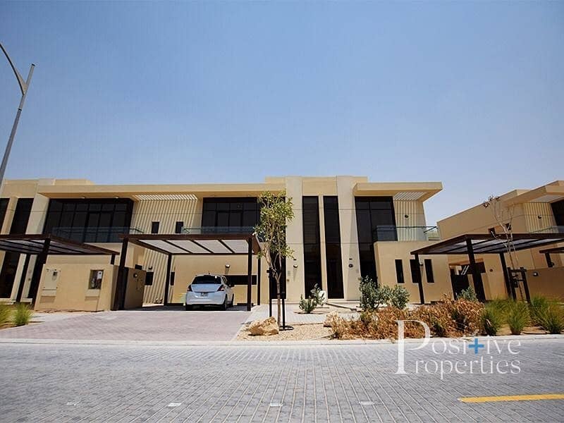 MIDDLE UNIT - LANDSCAPED - PARK VIEW MIDDLE UNIT - LANDSCAPED - PARK VIEW