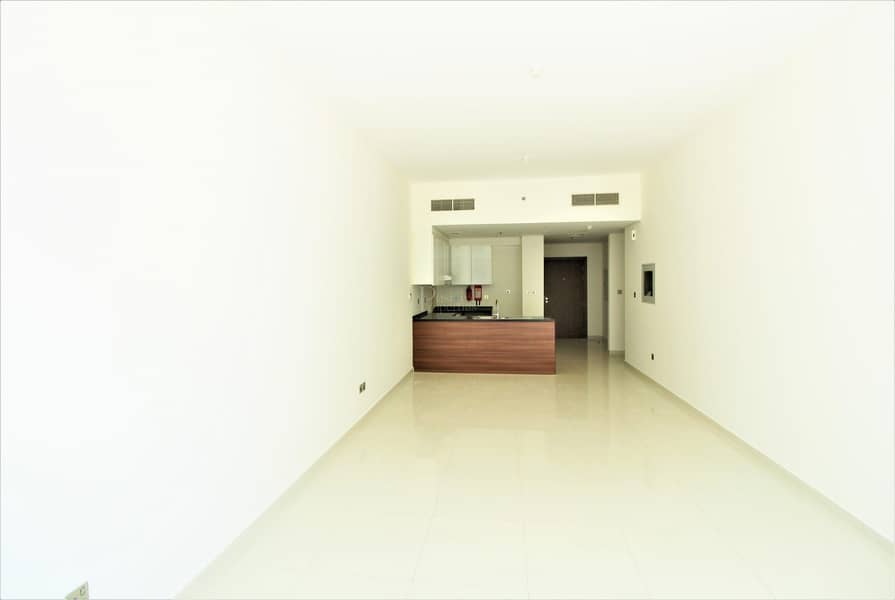 STUNNING FINISHING QUALITY ON THE HIGHEST FLOOR STUNNING FINISHING QUALITY ON THE HIGHEST FLOOR