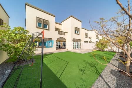 3 bedroom | Single row | Opposite the park 3 bedroom | Single row | Opposite the park