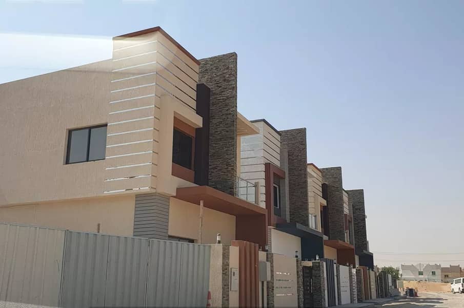 For sale villa in the emirate of Ajman Super Deluxe villa with excellent price and a very large area in Al Helio 1 near Sheikh Mohammed bin Zayed Street with freehold for all nationalities