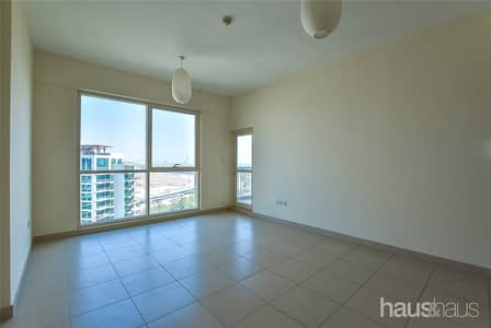 1 Bedroom | Golf Views | Well Maintained | Vacant 1 Bedroom | Golf Views | Well Maintained | Vacant