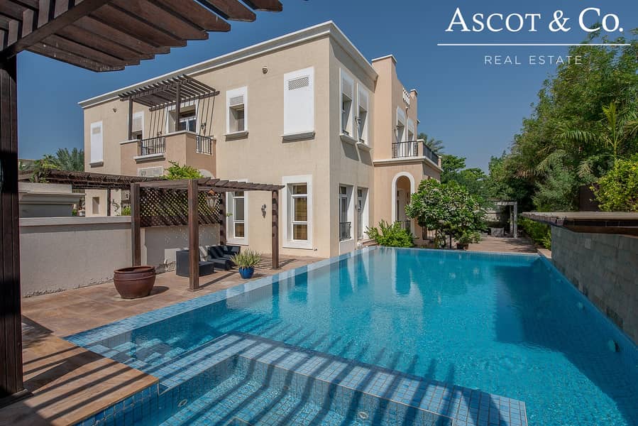 Beautiful Family  Villa| Priced to  Sell