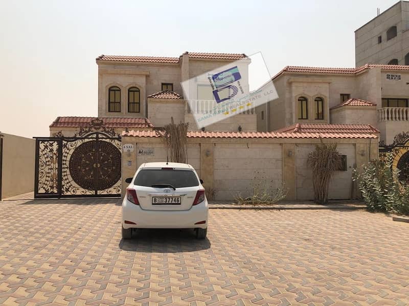 Villa for sale on the street directly finishing Super Deluxe area of ​​5000 feet close to all services