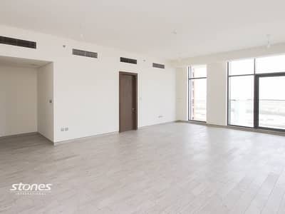 Stylish Apartment | With Maid's Room & Study Area Stylish Apartment | With Maid's Room & Study Area