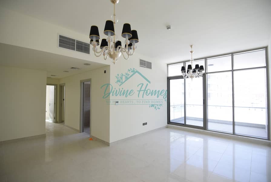 Spacious large size layout bright corner unit Spacious large size layout bright corner unit