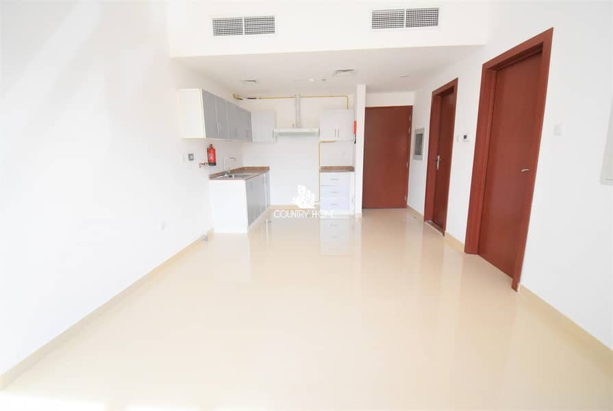 Great Value! 1 Bed Apartment | Pool-Side