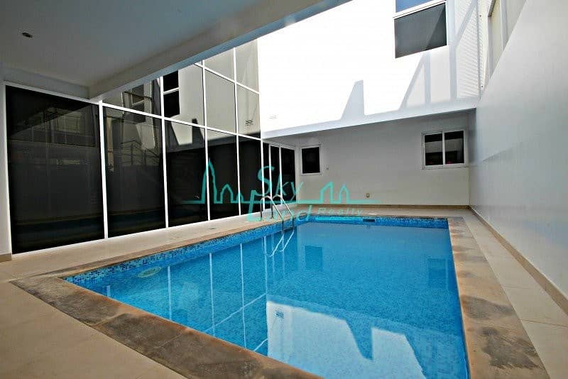 37 EXCLUSIVE CONTEMPORARY 5 BED| PRIVATE POOL | GARDEN