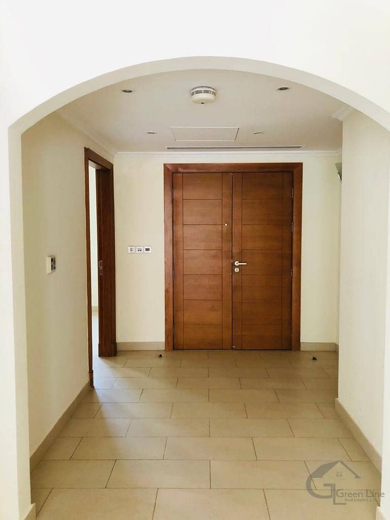 2 Corner 4 Bedrooms Maids with swimming pool in Jumeirah Park
