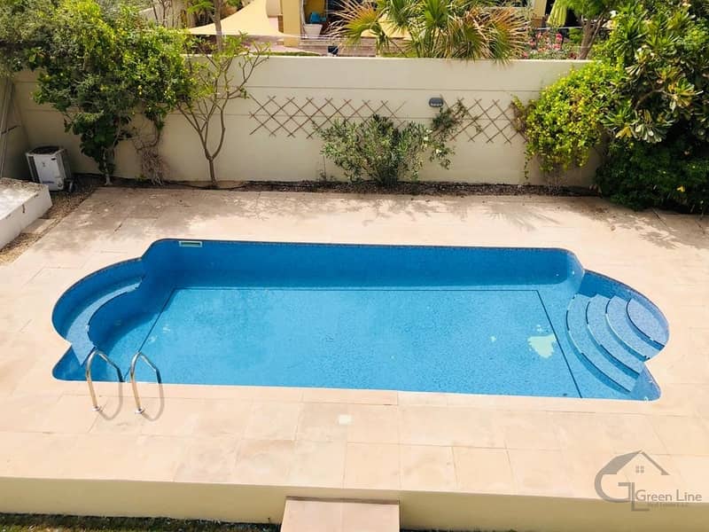 27 Corner 4 Bedrooms Maids with swimming pool in Jumeirah Park