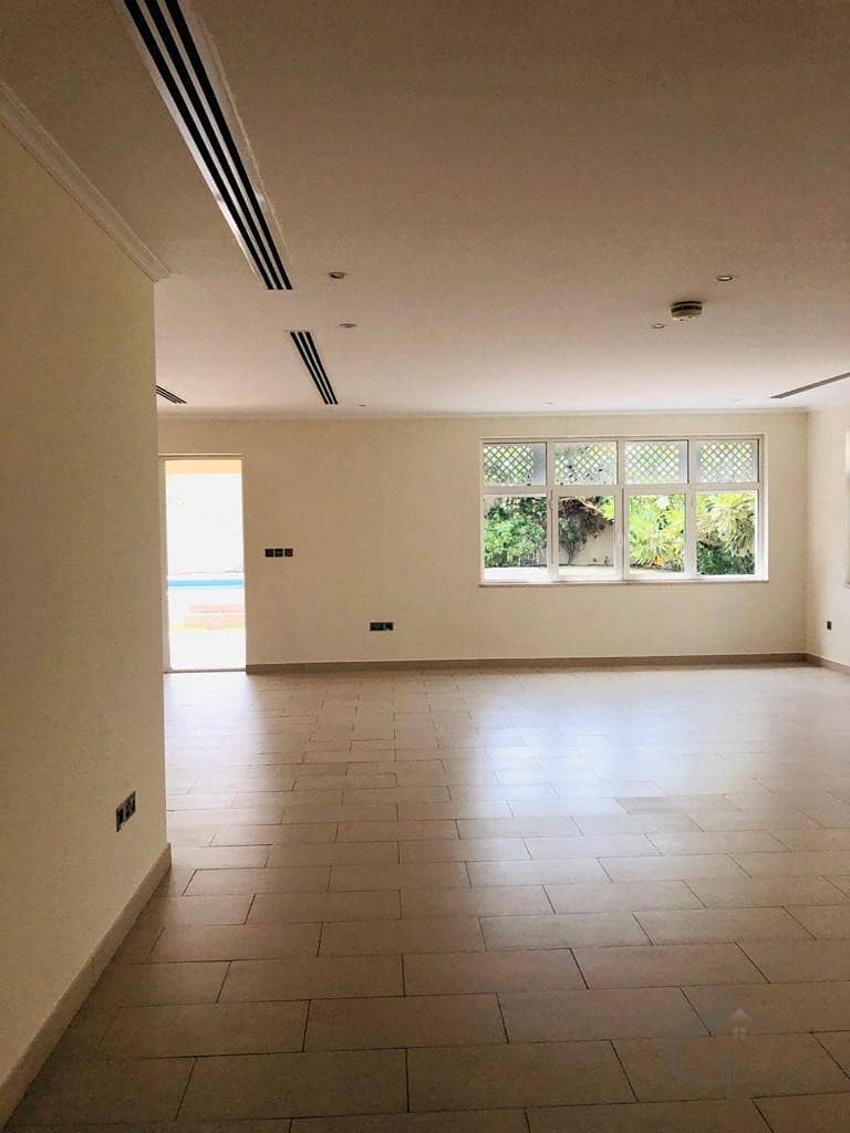 33 Corner 4 Bedrooms Maids with swimming pool in Jumeirah Park
