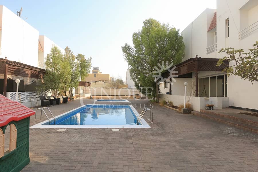 Well Maintained 4BR Villa Shared Pool and Garden