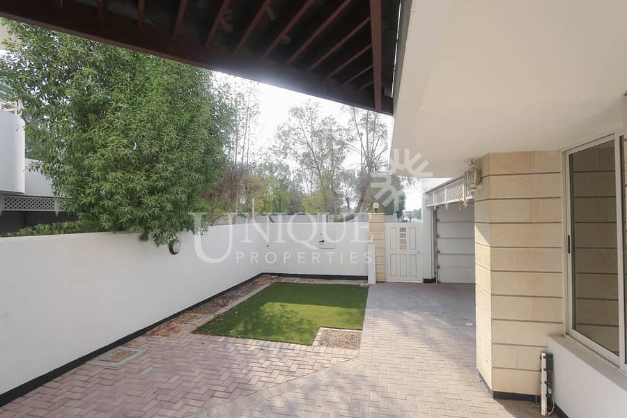 17 Well Maintained 4BR Villa Shared Pool and Garden