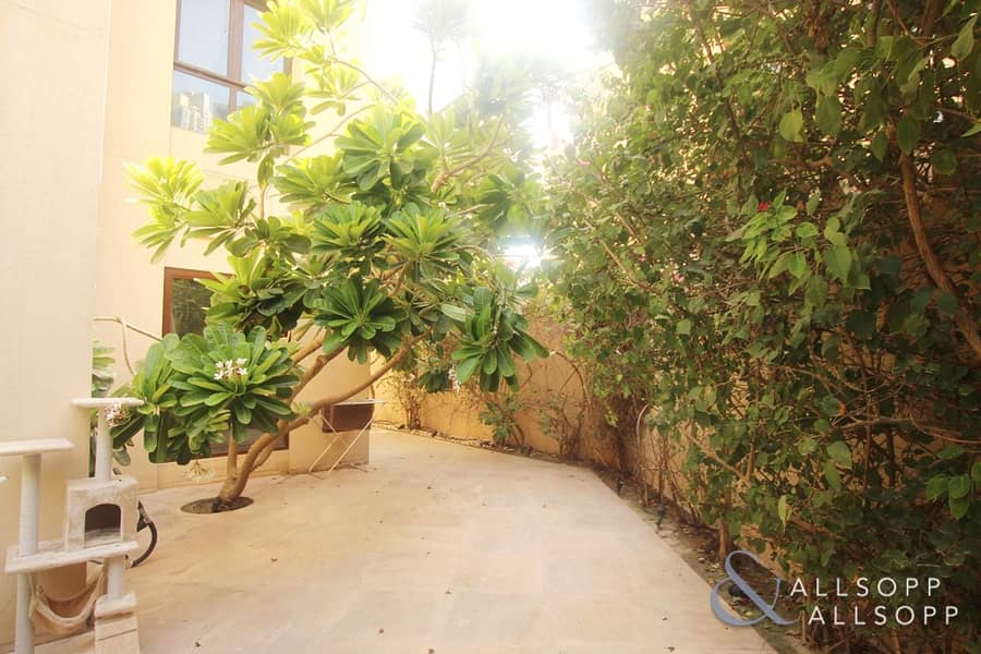 Large Garden Area | One Bedroom | Old Town