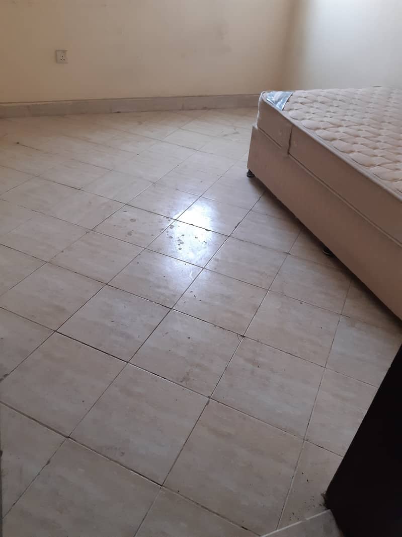 ROOM ROOM