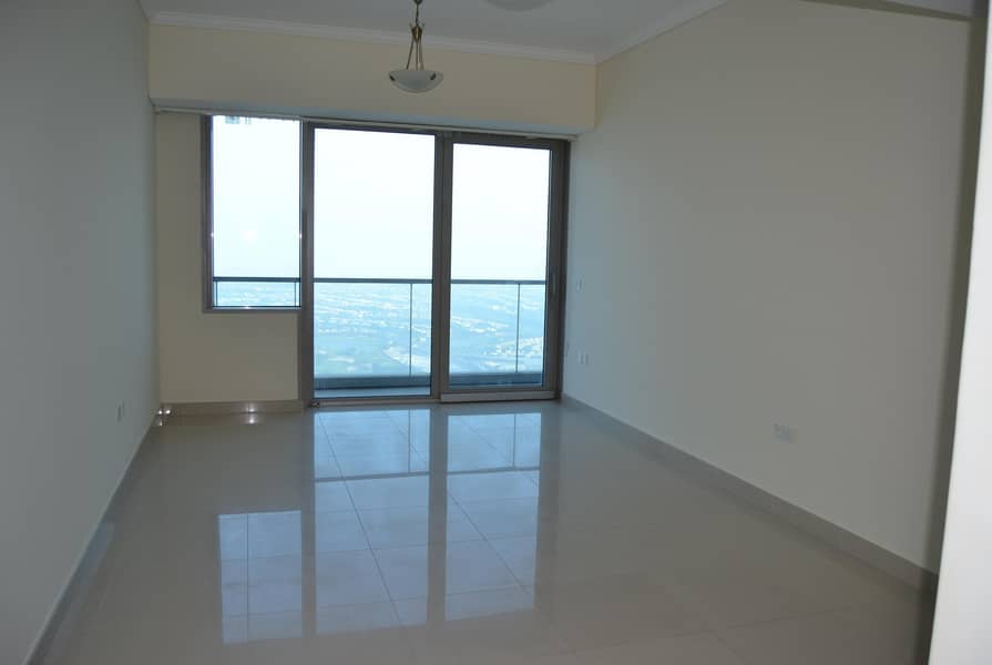 Apartment in higher floor with Golf Course View