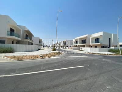 Brand new 4 Bedroom Villa in Good Location! Brand new 4 Bedroom Villa in Good Location!