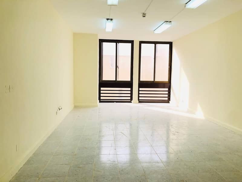 Best Offer 3BHK | Chiller Free| Close to Rigga Metro | 2000+ SqFt |Family Sharing Allowed | Only for 90K
