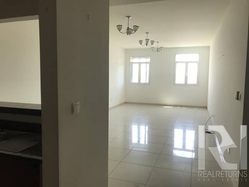 3Beds For sale + Maid room Semi closed kitchen [JN]
