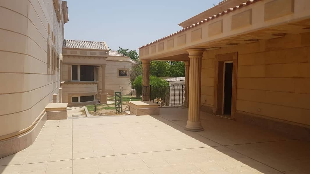 7 Huge 6 Bedroom villa for Sale in Sharjah