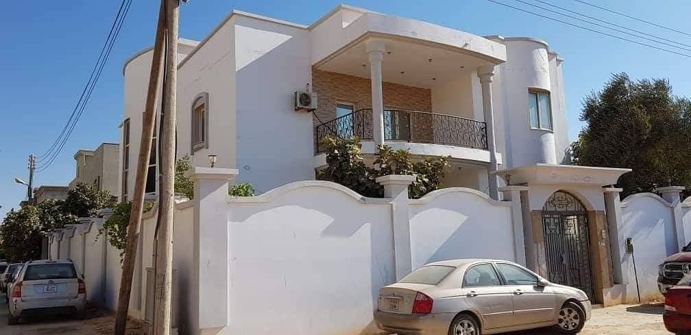 Villa for rent in a large area close to Sheikh Ammar Street in Al Rawda 3 area