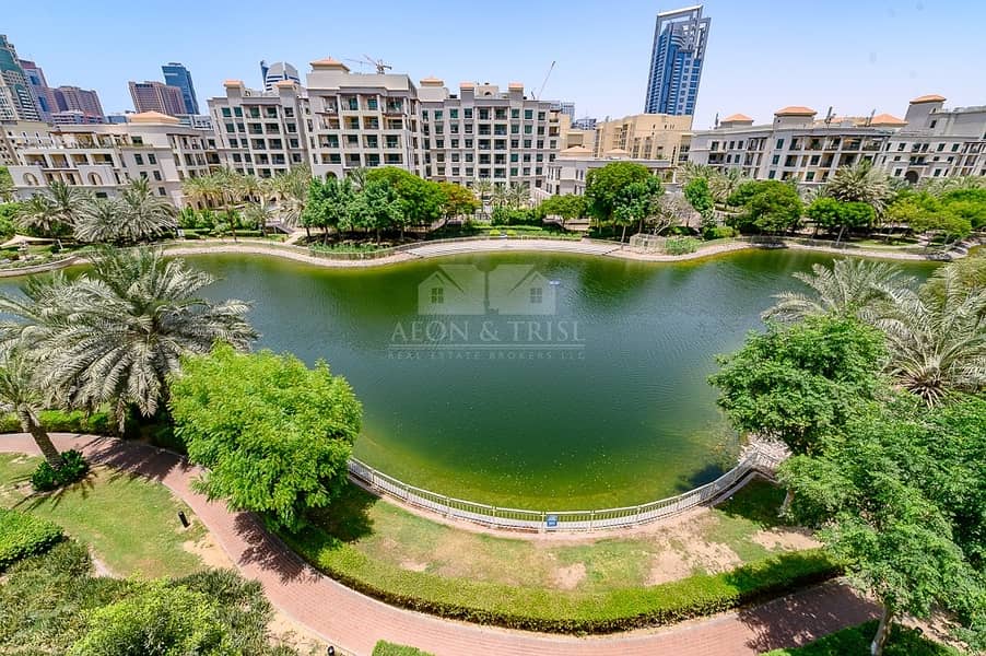 Spacious Studio overlooking Canal Ready to Move Spacious Studio overlooking Canal Ready to Move