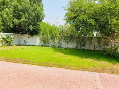 Lush Green Garden | Unique and Well-maintained | Good Location Lush Green Garden | Unique and Well-maintained | Good Location