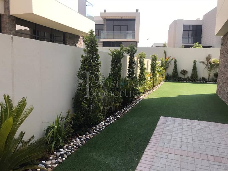 DEAL ! - PARAMOUNT FULLY FURNISHED - LANDSCAPED