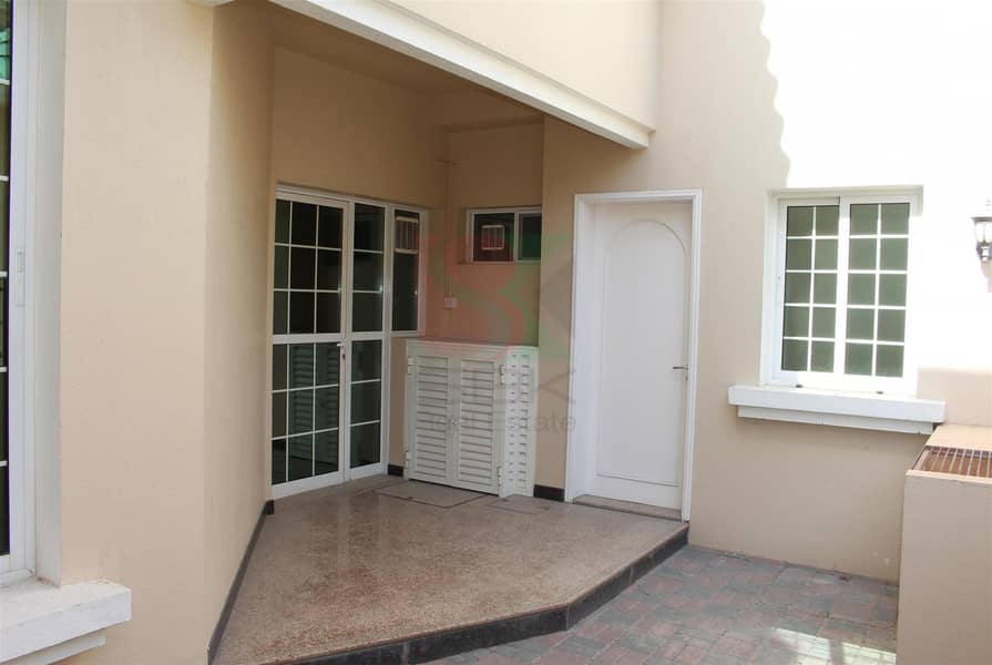 6 Spacious 4BR Villa Maidsroom with 1Month Free