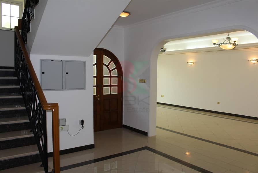8 Spacious 4BR Villa Maidsroom with 1Month Free