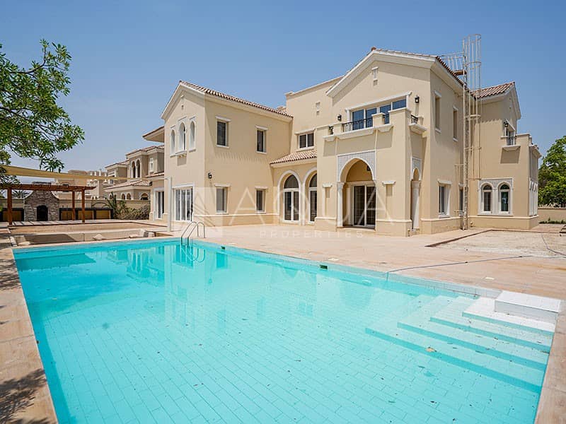 Luxurious Villa | 6 Bedrooms | Private Pool |