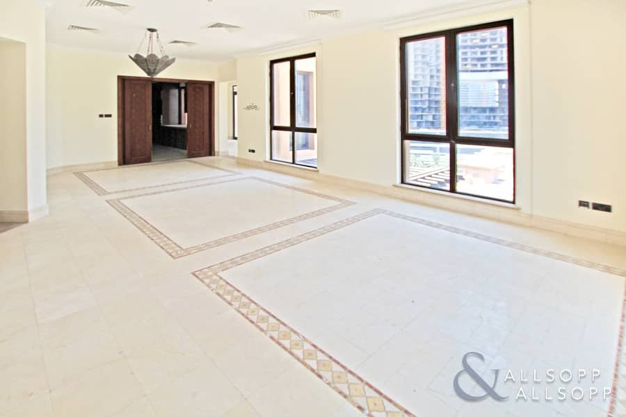 4 Bedrooms | Vacant | Penthouse Apartment