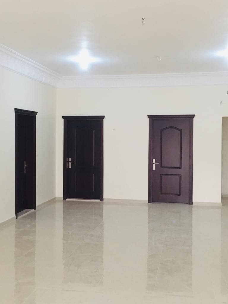 VILLA FOR RENT MUSHARRAF IN AJMAN GREAT LOCATION 5 ROOM ONE HALL ONE MAJLIS  VARY CHEAP ELECTRICITY ONLY 90K