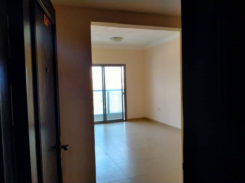 Spacious 2 bhk with balcony rent 28k in al Rawda 3 Ajman