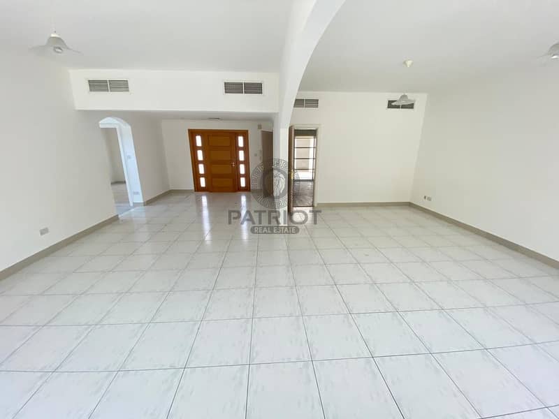 5 BEAUTIFUL COMPOUND 4BR MAIDS SHARED POOL & GYM IN UMM SUQEIM 2