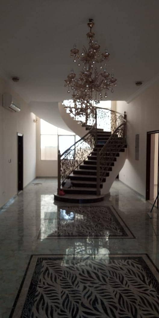 For sale villa very spacious 06 room ,5 bathroom. 3 kitchen  in al nekhailat sharjah 2.4 million