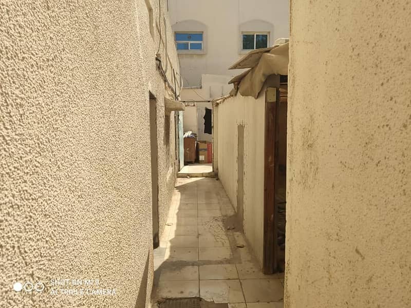 For sale villa 10 rooms in Al Ramla 900 thousand dirhams negotiable