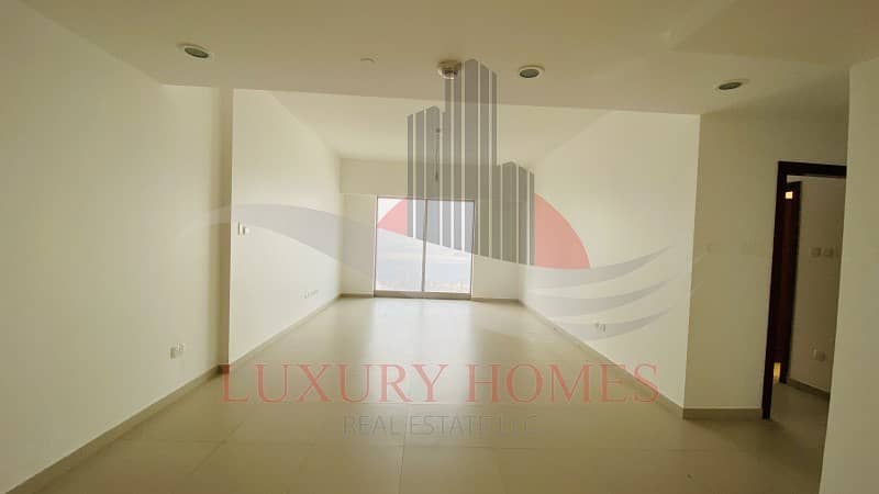 Excellent Natural light Apt with Sea View