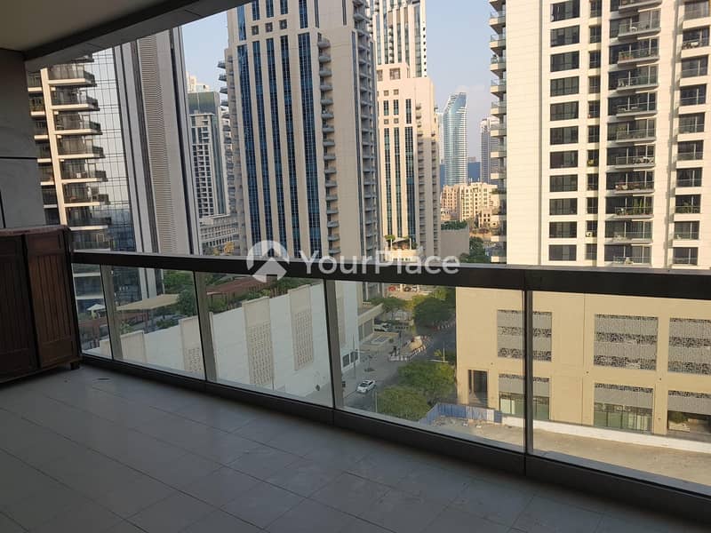 Large Terrace - Strategic Center Position Large Terrace - Strategic Center Position
