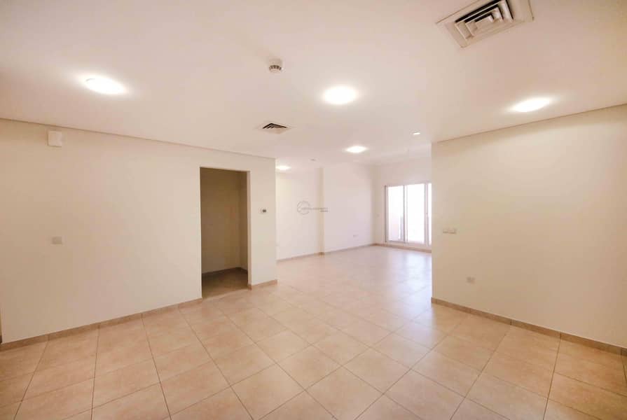 Large 2 BR| Canal Viiew| Low Floor| Venetian