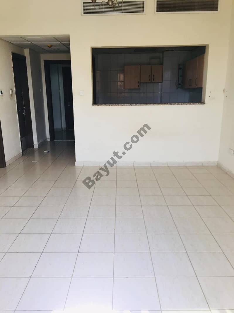 1 Bedroom Hall AVAILABLE FOR RENT IN SPAIN @28K Family Building
