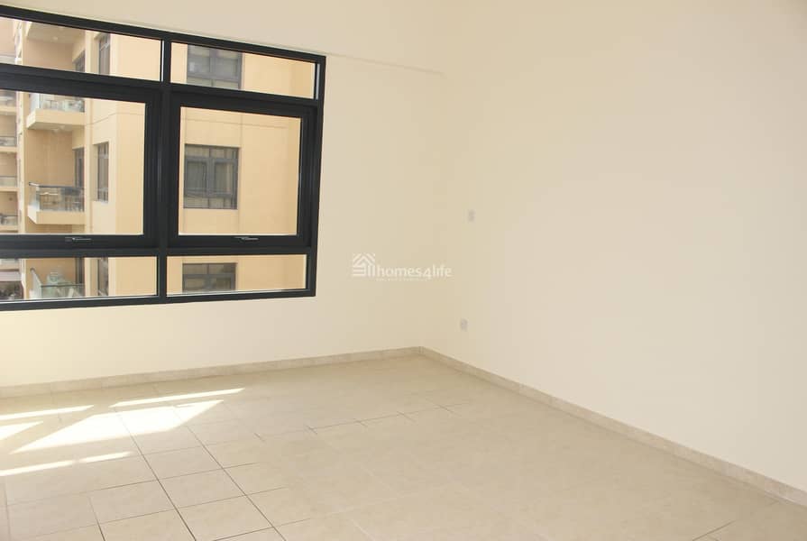 3 Mid Floor + Well Maintained + Park View