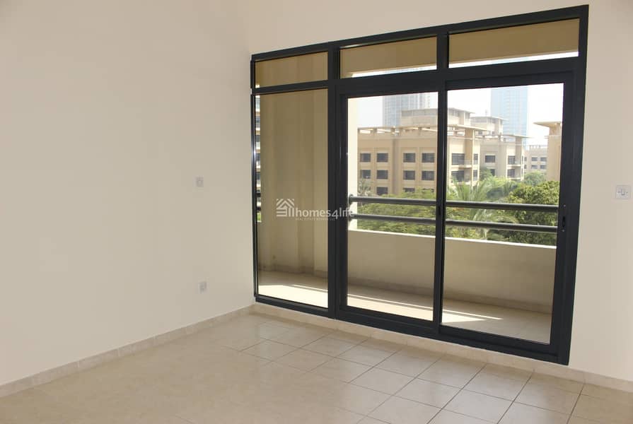 6 Mid Floor + Well Maintained + Park View