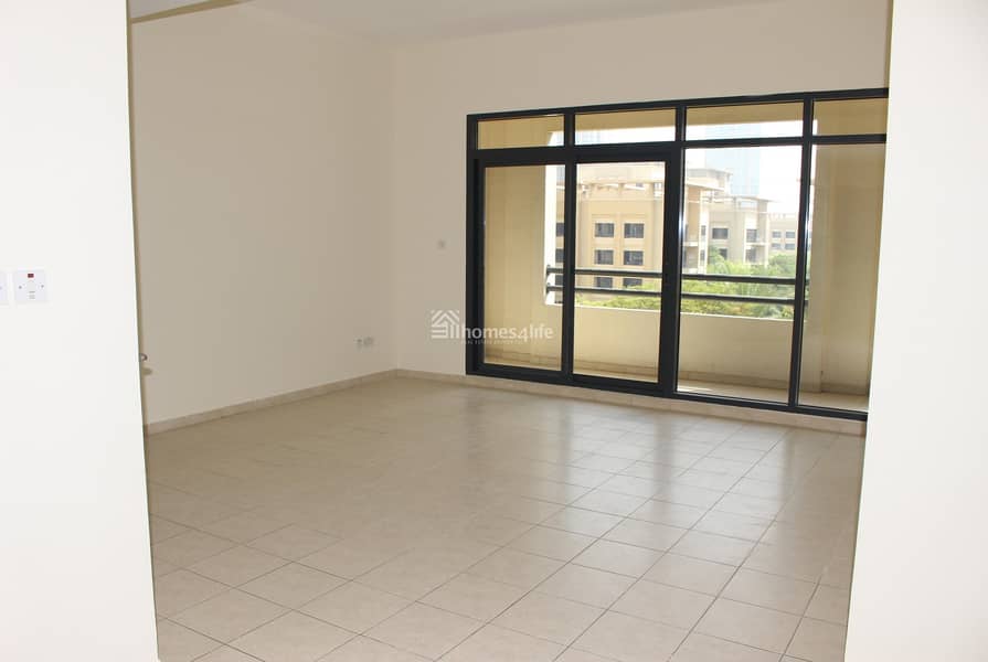 14 Mid Floor + Well Maintained + Park View