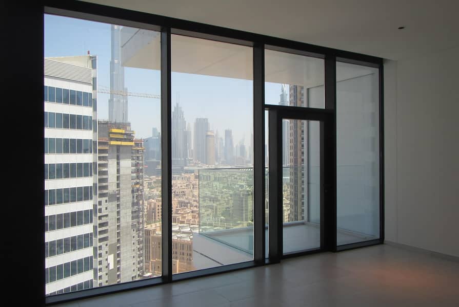 HIGH FLOOR | VIEW OF BURJ KHALIFA & THE CANAL