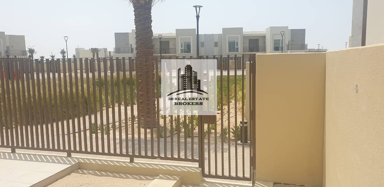 32 EMAAR SOUTH