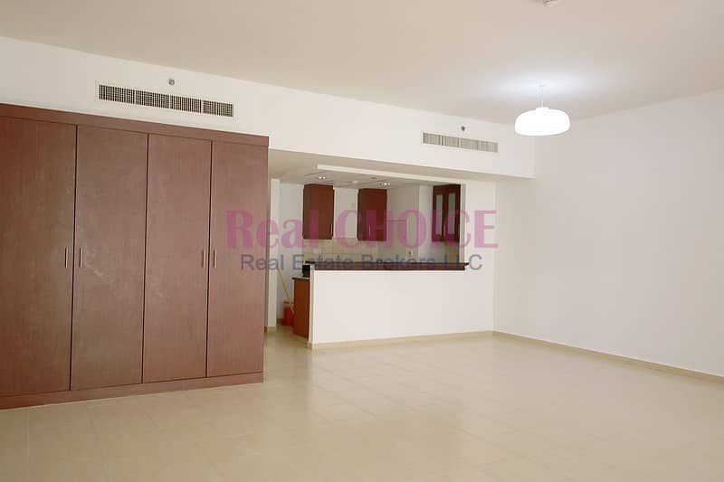 Well Maintained Studio Apartment|Middle Floor