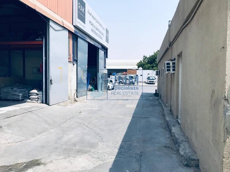 4000 sqft warehouse close to main road in a qouz 4000 sqft warehouse close to main road in a qouz
